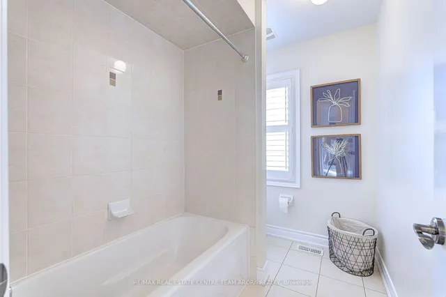 Additional image 27 of 29 Ladbrook Cres