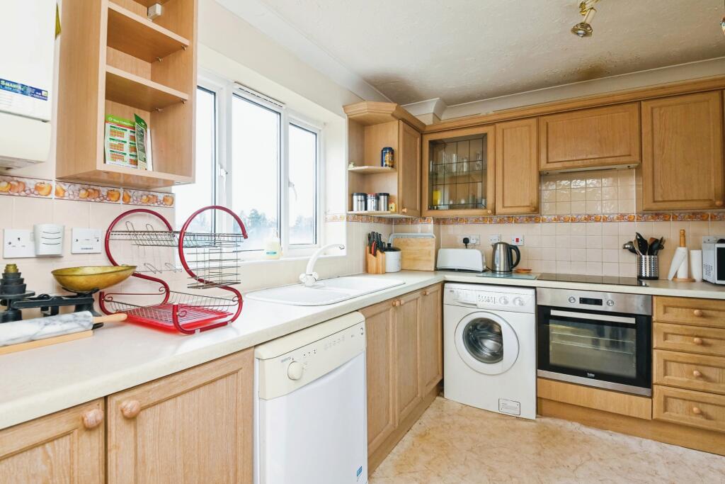 Additional image 7 of Hastings Avenue, Clacton-on-Sea, Essex, CO15