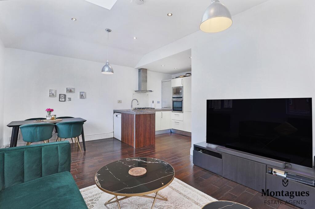 Additional image 20 of Hemnall Street, Epping, CM16