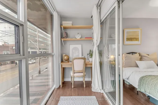 Additional image 23 of 725 King St Unit 213