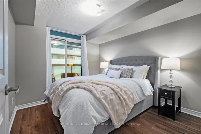 Additional image 13 of 19 Grand Trunk Cres Unit 707