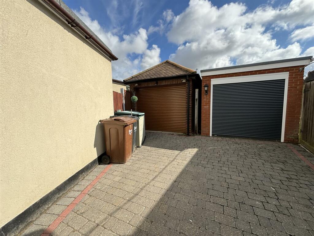 Additional image 48 of Thorndon Avenue, West Horndon, Brentwood