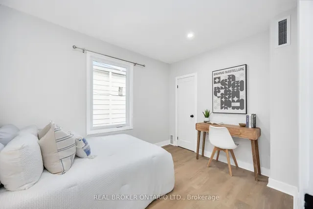 Additional image 22 of 34 Earl Haig Ave