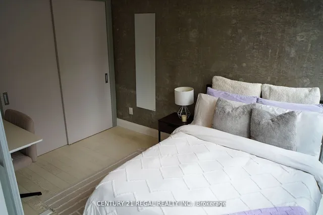 Additional image 11 of 224 King Street West St Unit 403