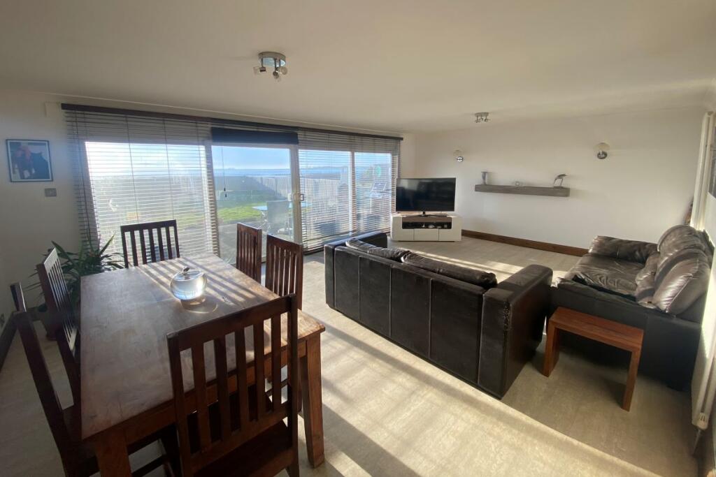 Additional image 4 of 37 Eastern Promenade, Point Clear Bay, Clacton-on-Sea, Essex, CO16 8LG