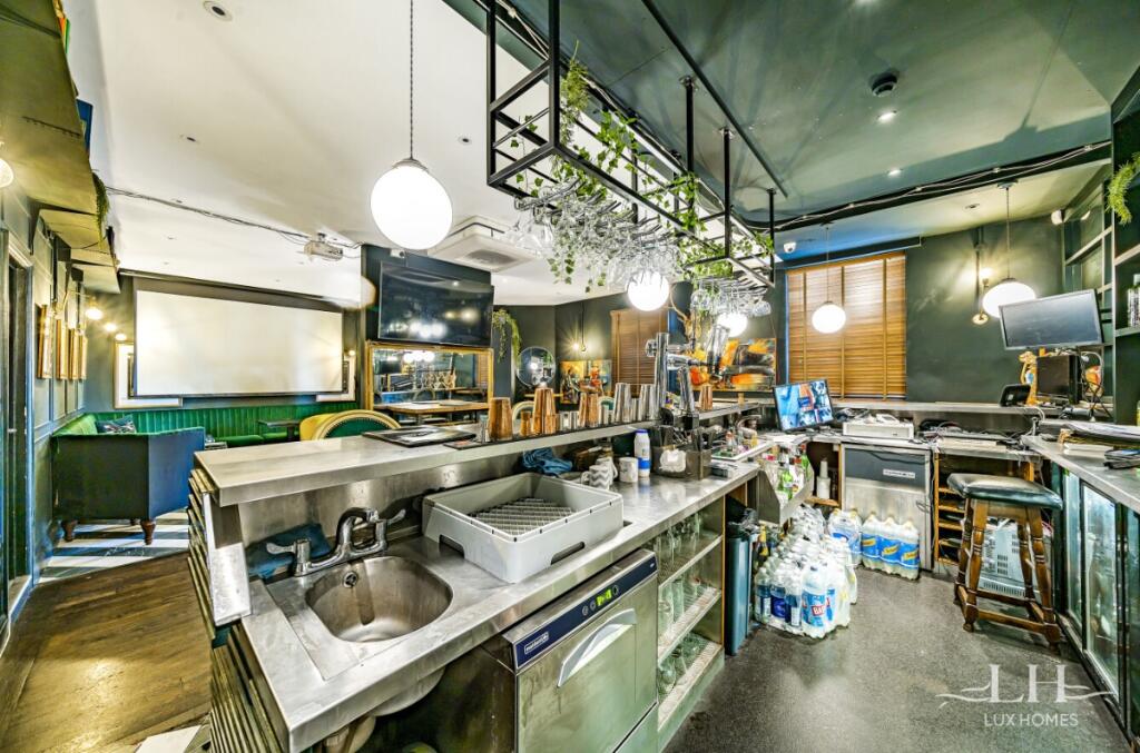 Additional image 13 of Library Bar, High Street, Ingatestone