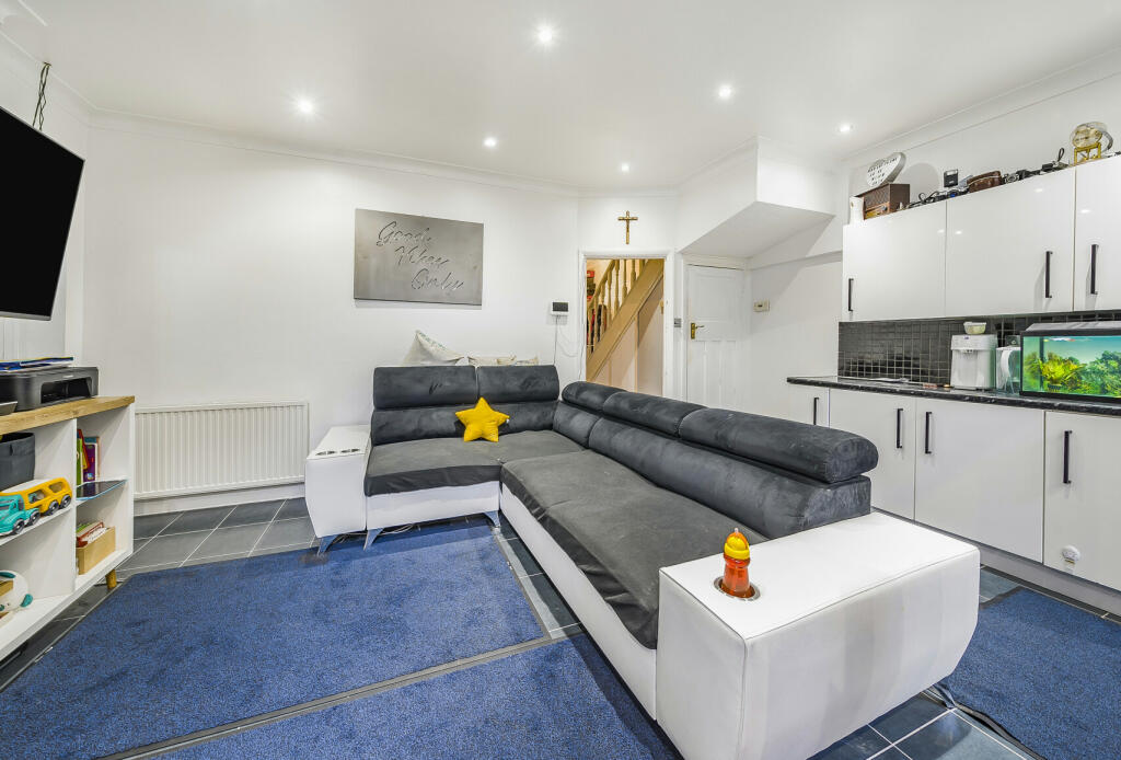 Additional image 4 of Pembroke Road, Mitcham, CR4