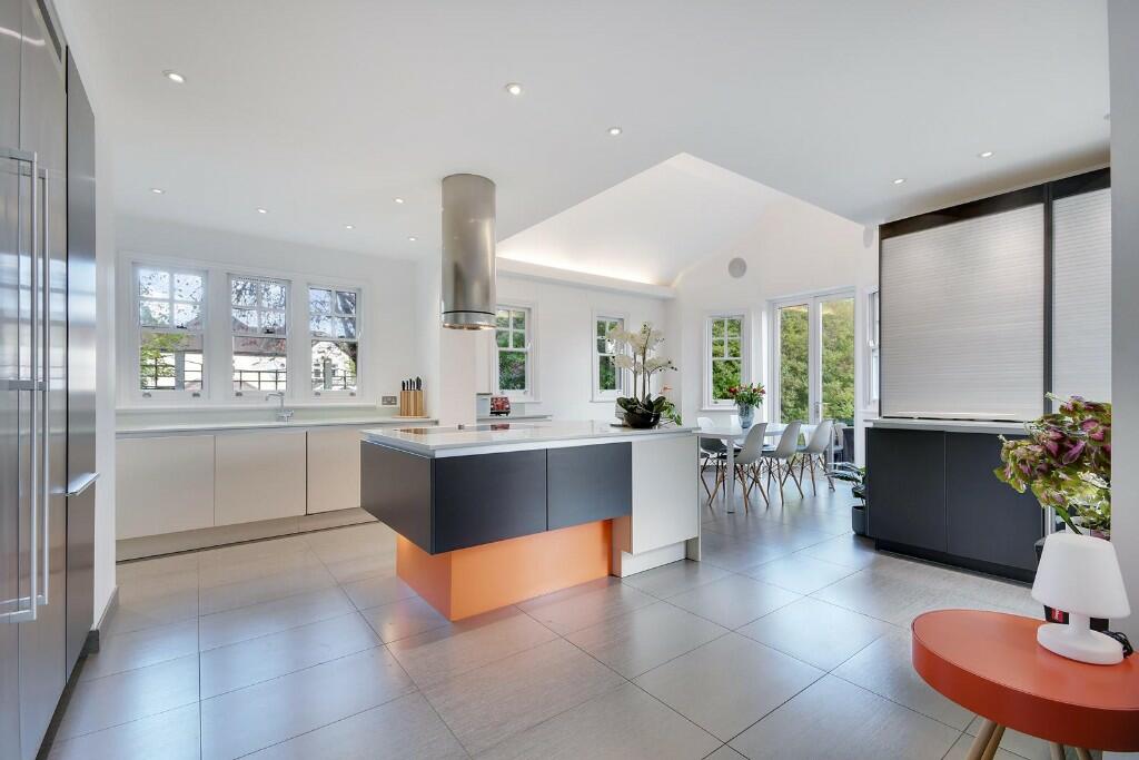 Additional image 25 of Hillwood Grove, Hutton Mount, Brentwood, Essex, CM13