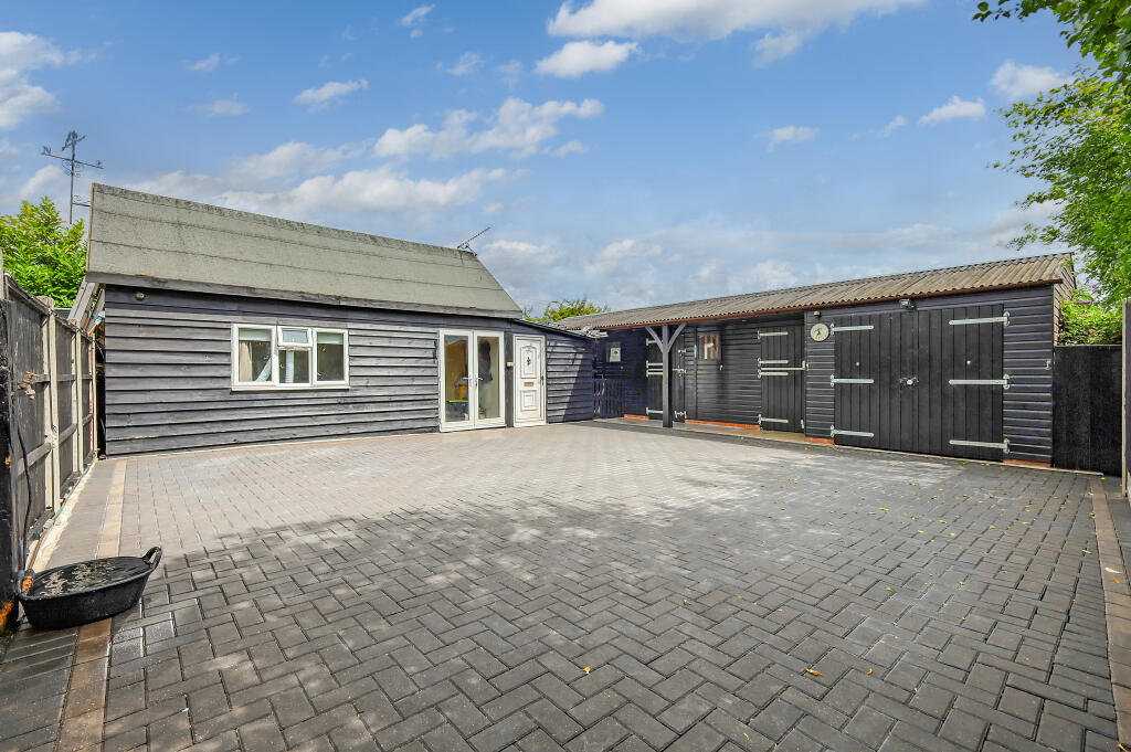 Additional image 4 of Agricultural Cottages, Church Road, West Hanningfield, Chelmsford