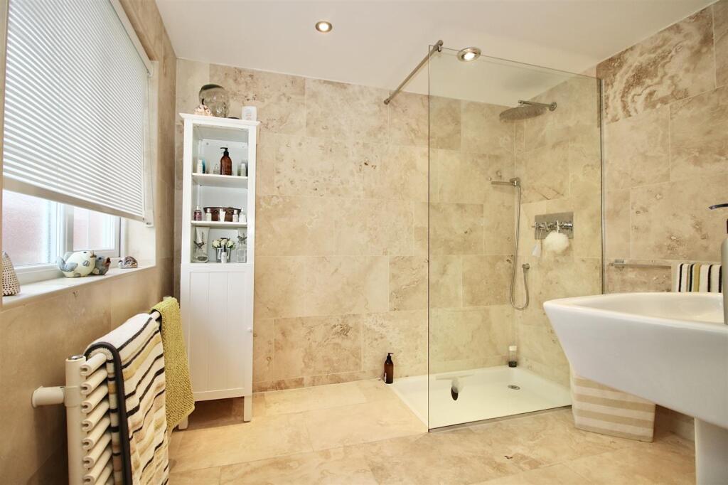 Additional image 14 of Park Lane, Ramsden Heath, Billericay