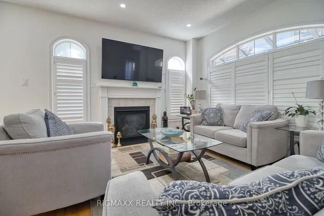 Additional image 17 of 53 Lola Cres