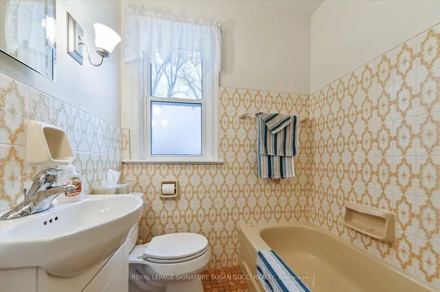 Additional image 15 of 46 Holland Ave