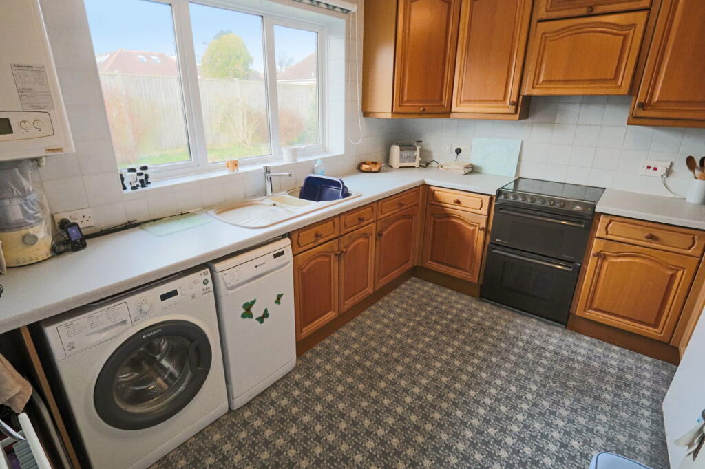 Additional image 9 of Lingfield Gardens, Coulsdon, CR5 1QQ