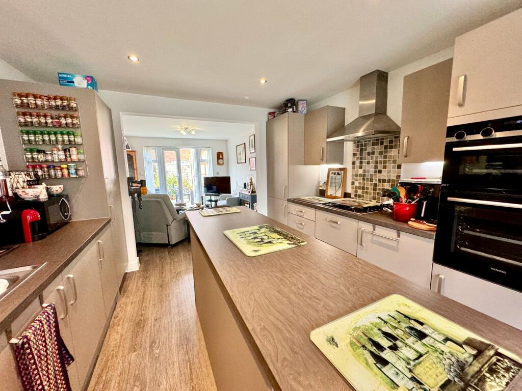 Additional image 9 of Skippers Way, Walton on the Naze, CO14