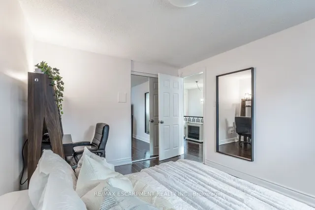 Additional image 18 of 83 Robert Hicks Dr