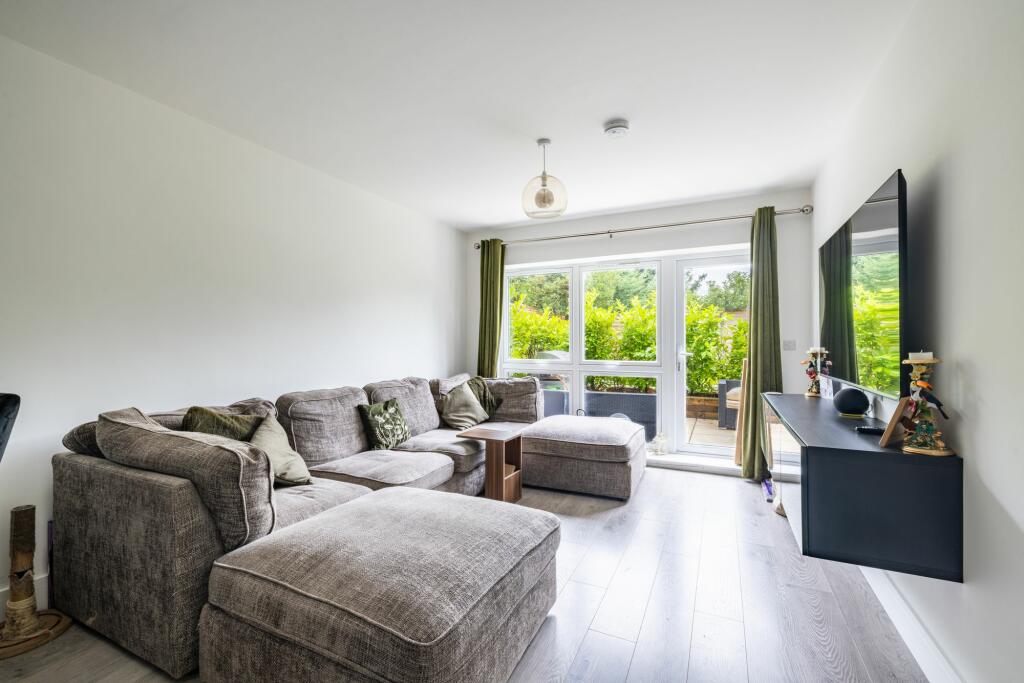 Additional image 4 of Fairdene Road, Coulsdon, CR5