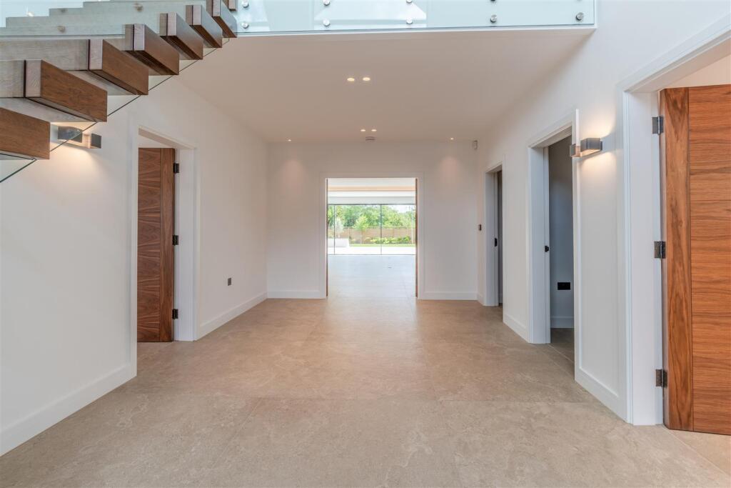 Additional image 7 of Broomhills Chase, Little Burstead, Billericay