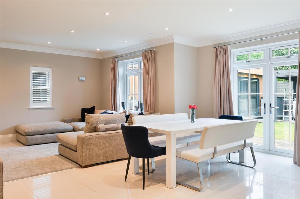 Additional image 7 of High Oaks Close, Coulsdon