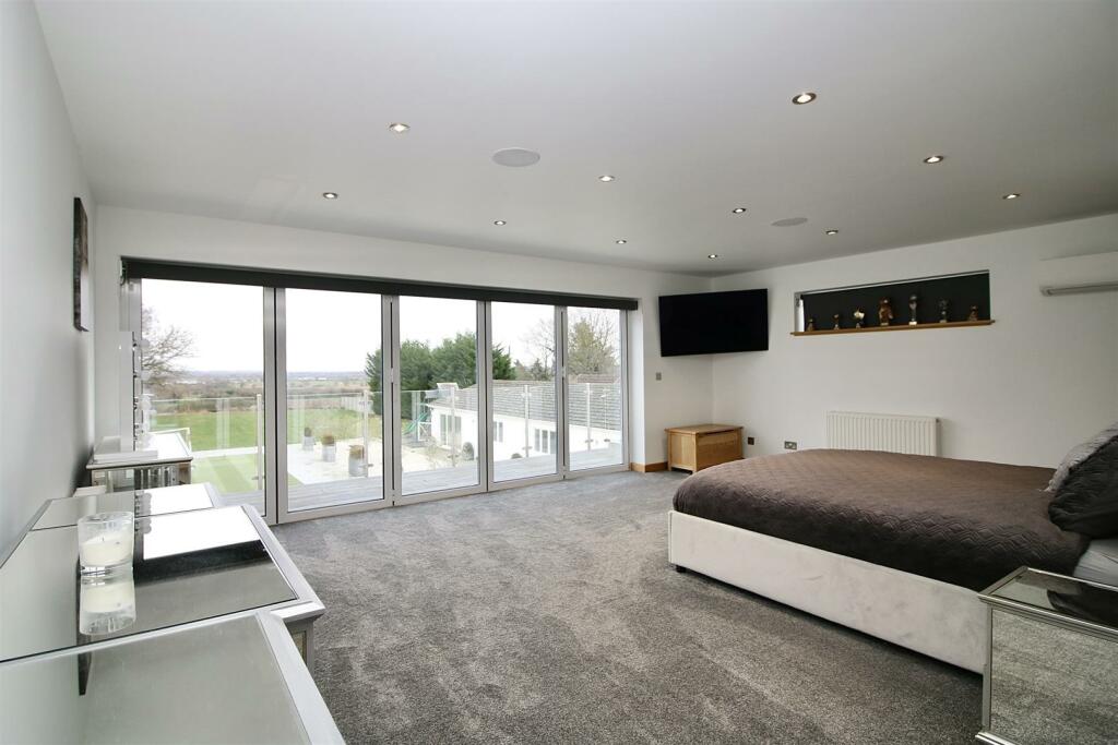 Additional image 17 of Noak Hill Road, Billericay