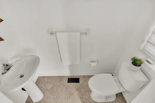 Additional image 7 of 84 Lone Rock Circ