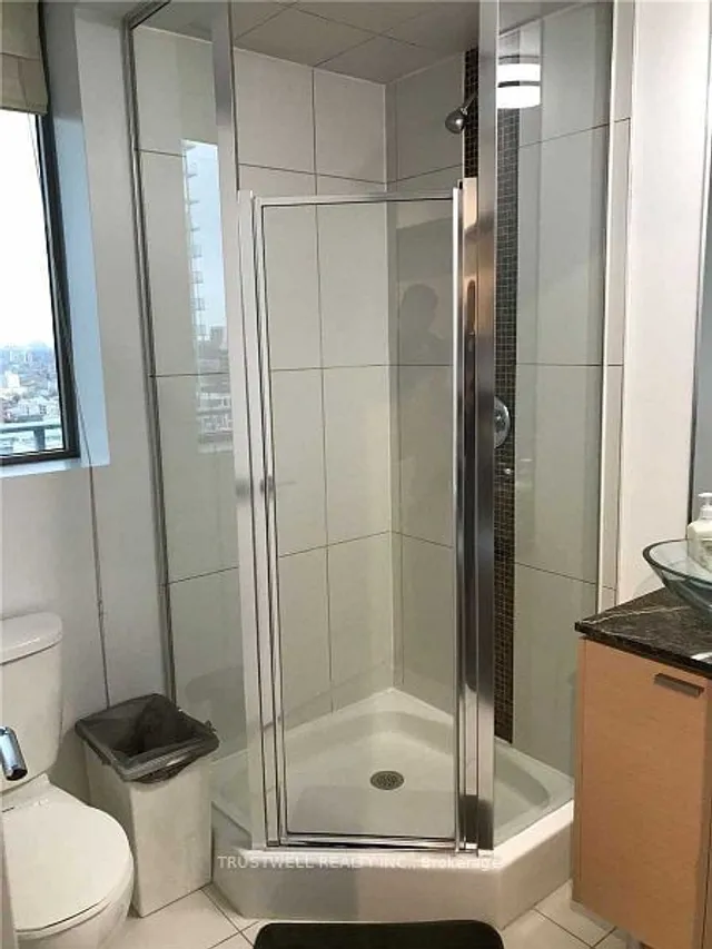 Additional image 9 of 375 King St Unit 2810