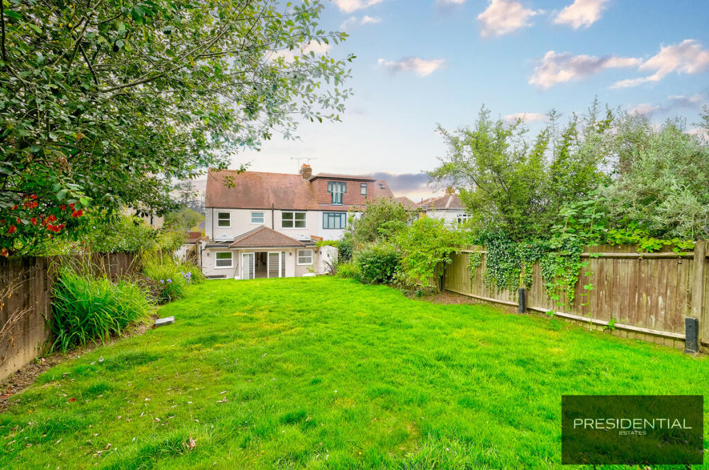 Additional image 37 of Dukes Avenue, Theydon Bois, CM16