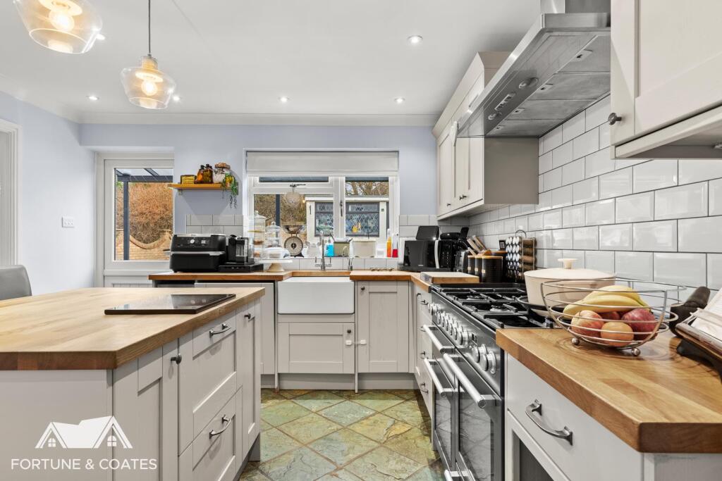 Additional image 7 of Parkfields, Roydon, Harlow