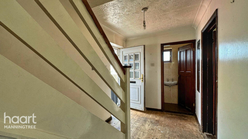 Additional image 6 of Stour View Avenue, Mistley, Manningtree, Essex