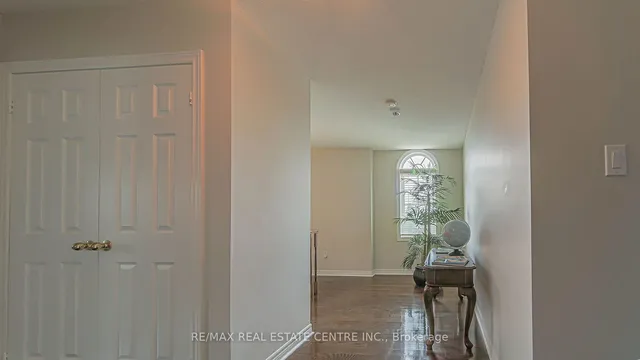 Additional image 24 of 92 Oaklea Blvd