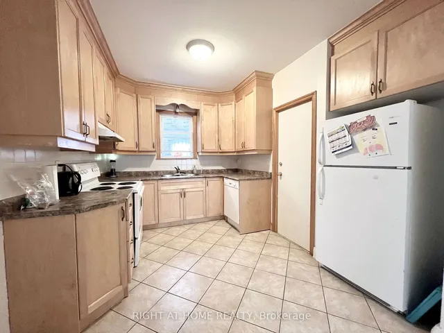 Additional image 9 of 1198 Avenue Rd