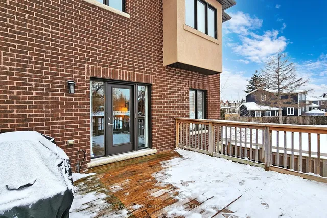 Additional image 36 of 696 Glengrove Ave