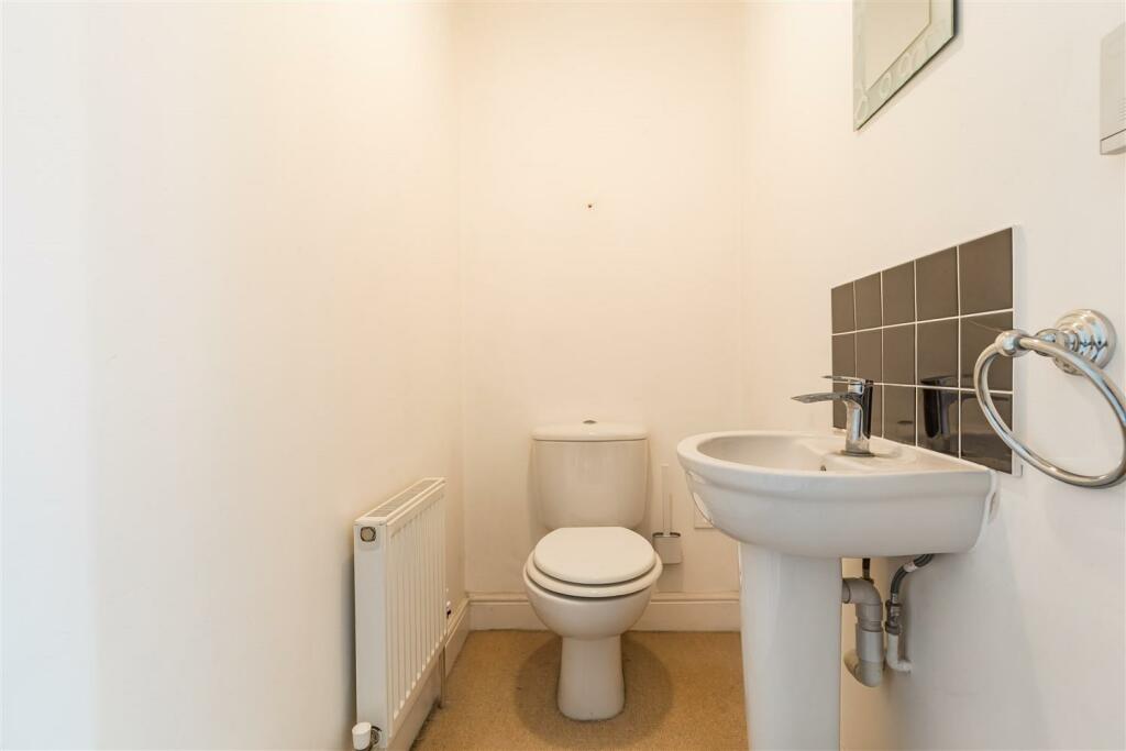 Additional image 6 of Walter Mead Close, Ongar