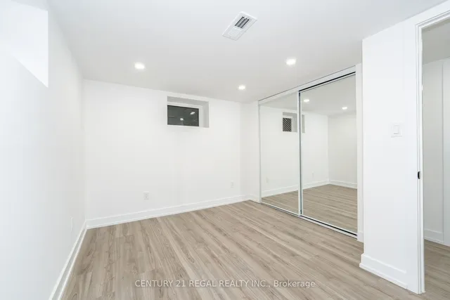 Additional image 29 of 65 Mooregate Ave