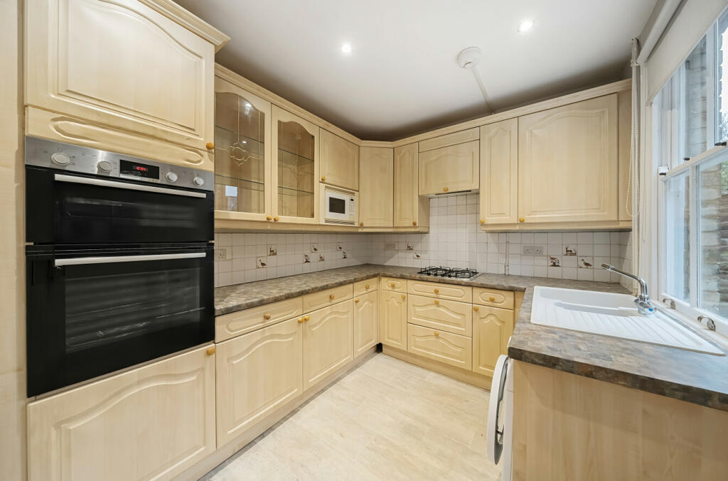 Additional image 21 of Apton Road, Bishop's Stortford, Hertfordshire, CM23