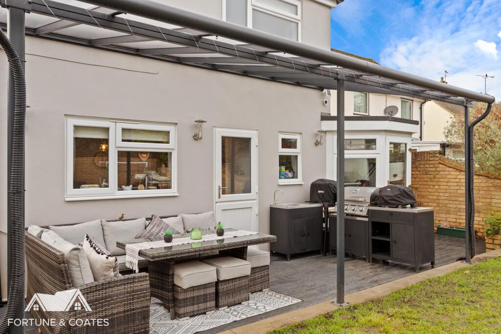 Additional image 29 of Parkfields, Roydon, Harlow