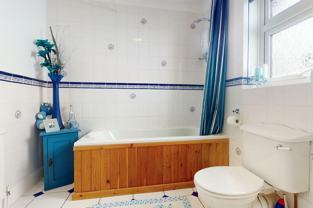 Additional image 13 of Straight Road, Colchester