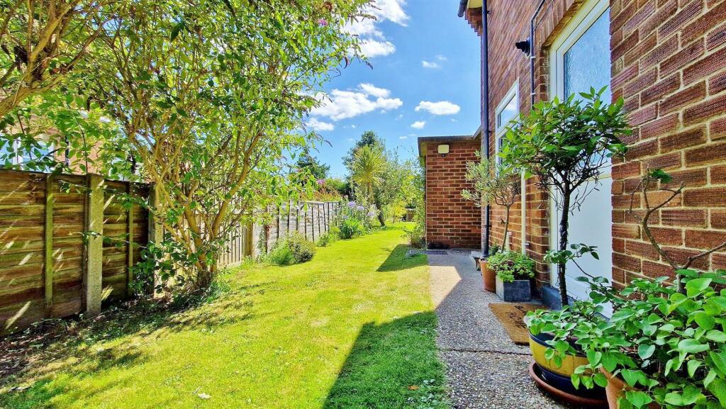 Additional image 20 of Walton Road, Kirby-Le-Soken