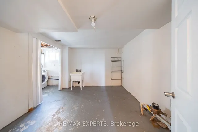 Additional image 35 of 19 Dawson Cres