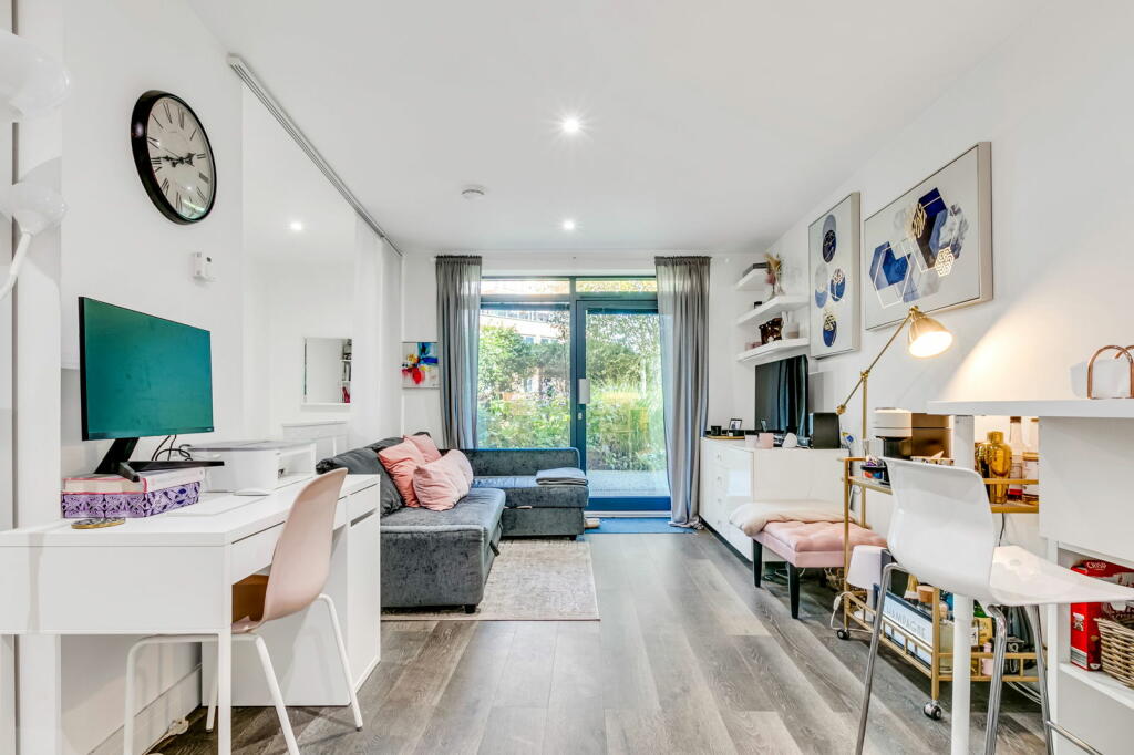 Additional image 4 of Whitestone Way, Croydon, CR0 4FG