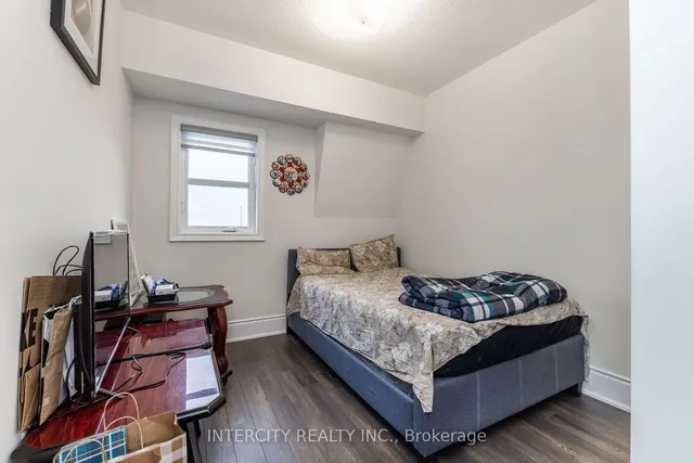 Additional image 21 of 32 Foxsparrow Rd