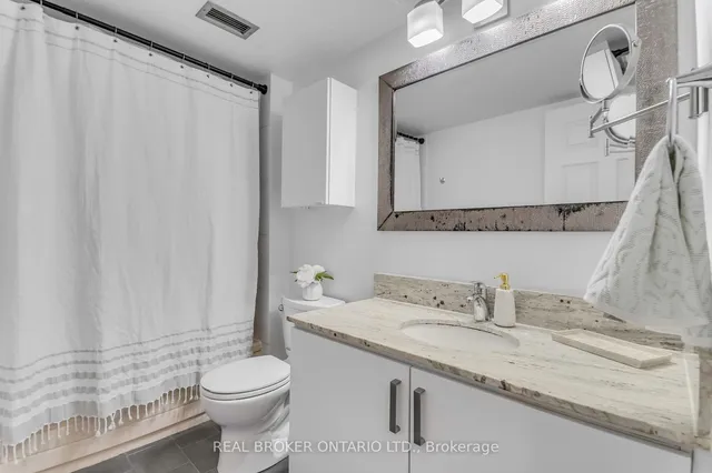 Additional image 29 of 725 King St Unit 213