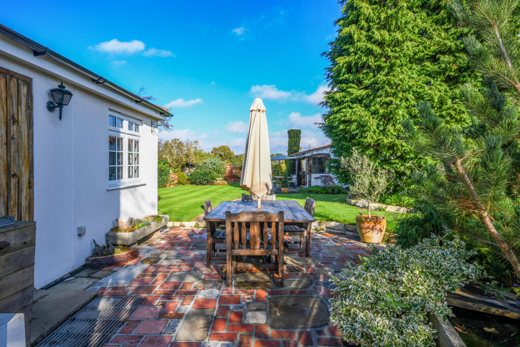 Additional image 28 of Coxtie Green Road, Pilgrims Hatch, Brentwood