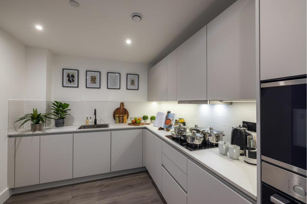 Additional image 3 of London Square, Croydon, CR0