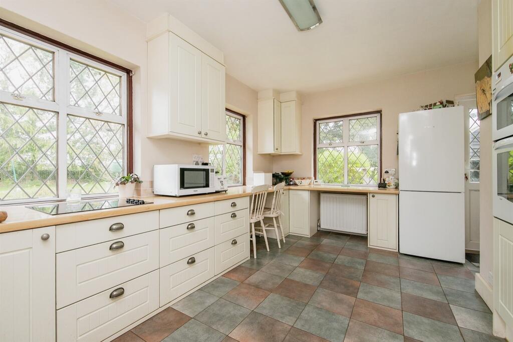 Additional image 8 of Thorpe Park Lane, Thorpe-Le-Soken, Clacton-On-Sea