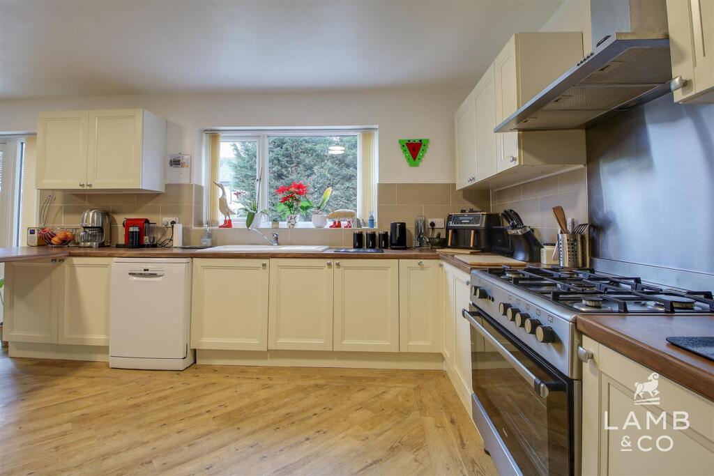 Additional image 5 of Lancaster Gardens West, Clacton-On-Sea