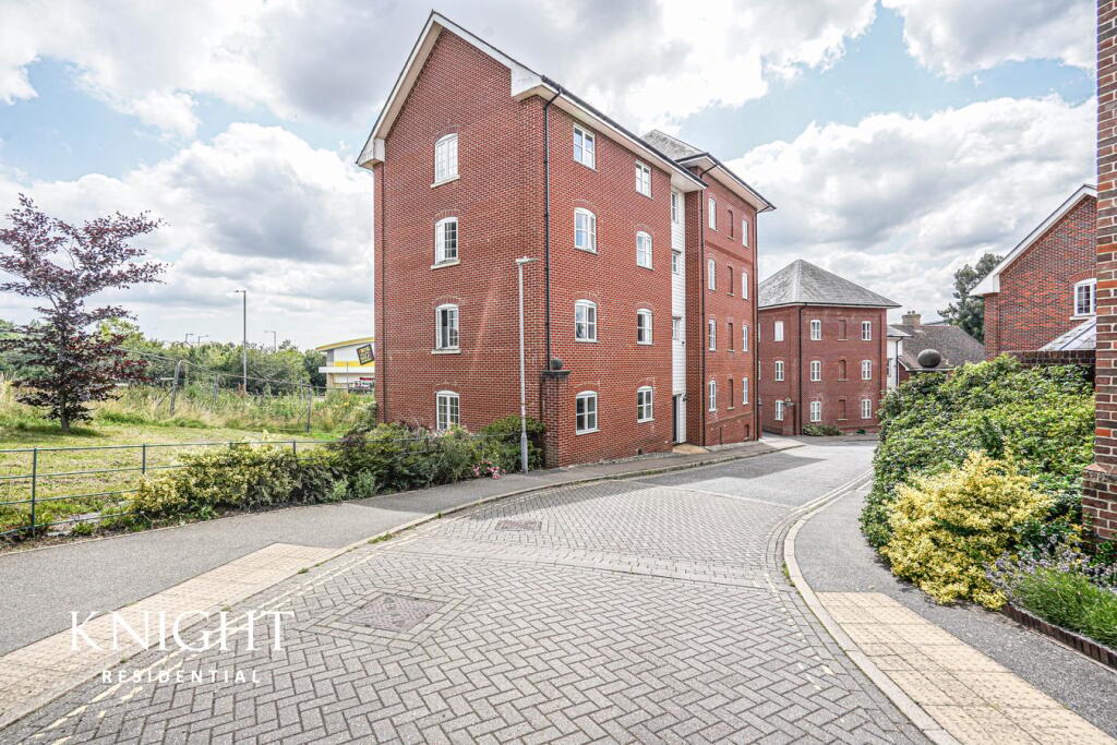 Groves Close, Colchester, CO4