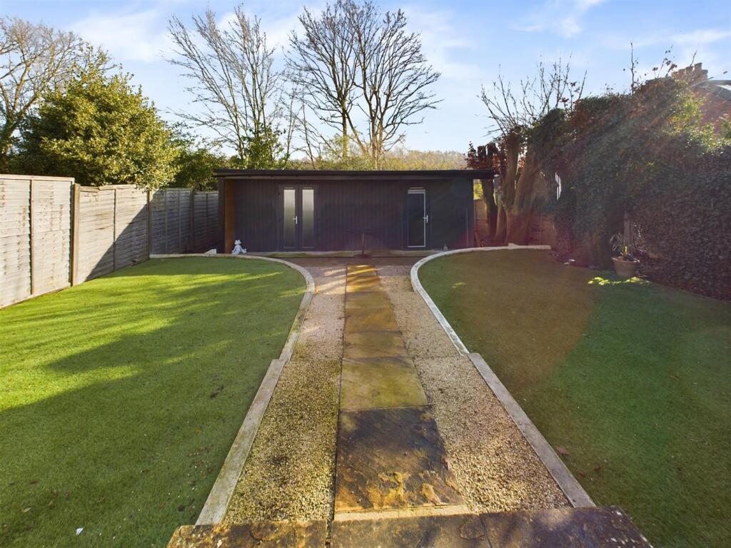 Additional image 13 of St. Margarets Road, Coulsdon