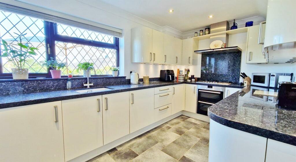 Additional image 13 of Thorns Way, Frinton Homelands