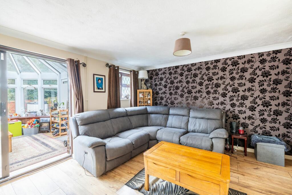 Additional image 4 of Harrow Road, Warlingham, CR6