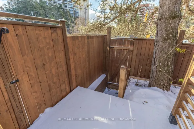 Additional image 38 of 83 Robert Hicks Dr